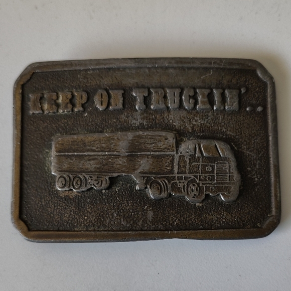 Vintage 1970's KEEP ON TRUCKIN Belt Buckle - Picture 1 of 2